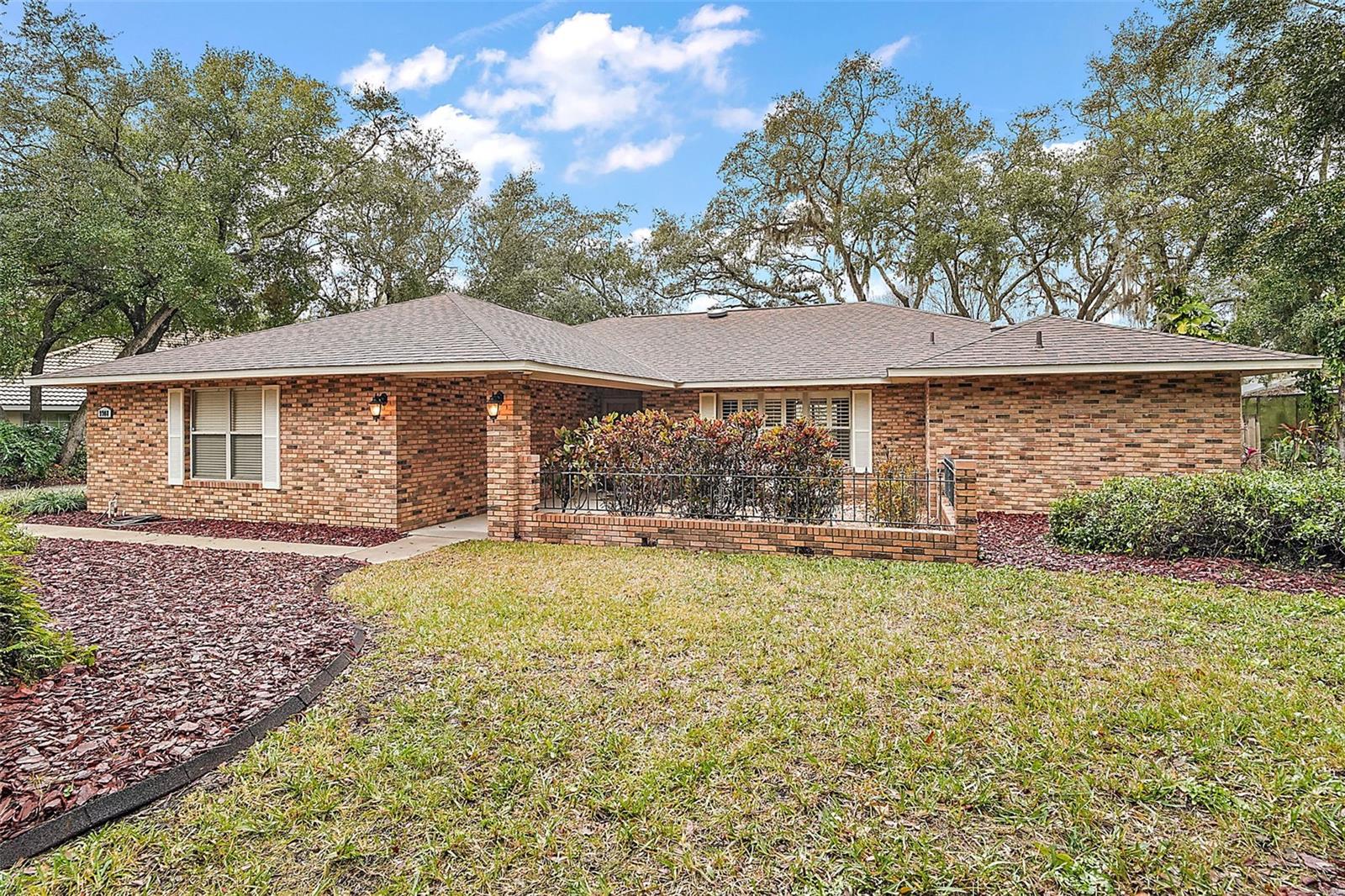 Details for 9908 Fairway Circle, LEESBURG, FL 34788