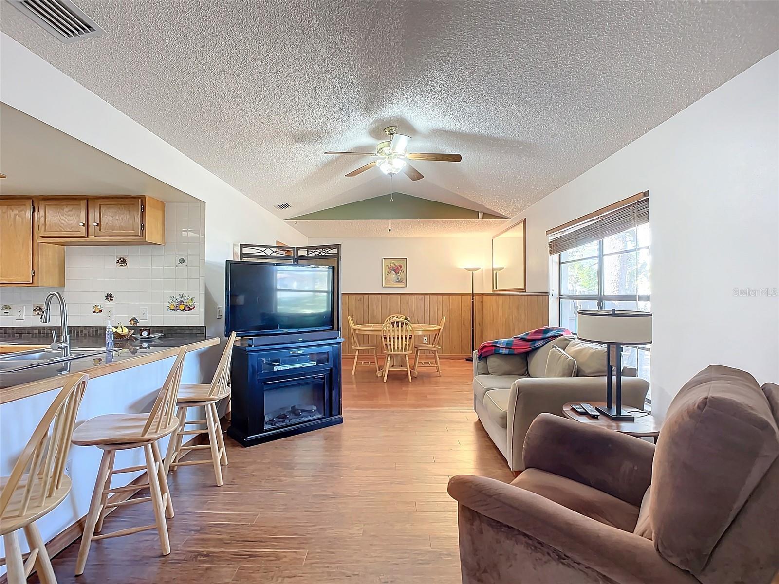 Image 13 of 56 For 2810 Summerfield Street
