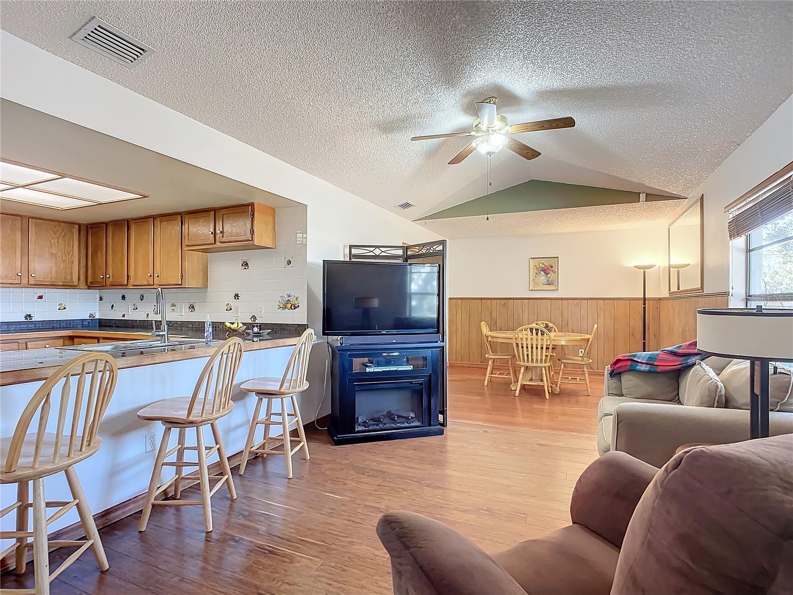 Image 14 of 56 For 2810 Summerfield Street
