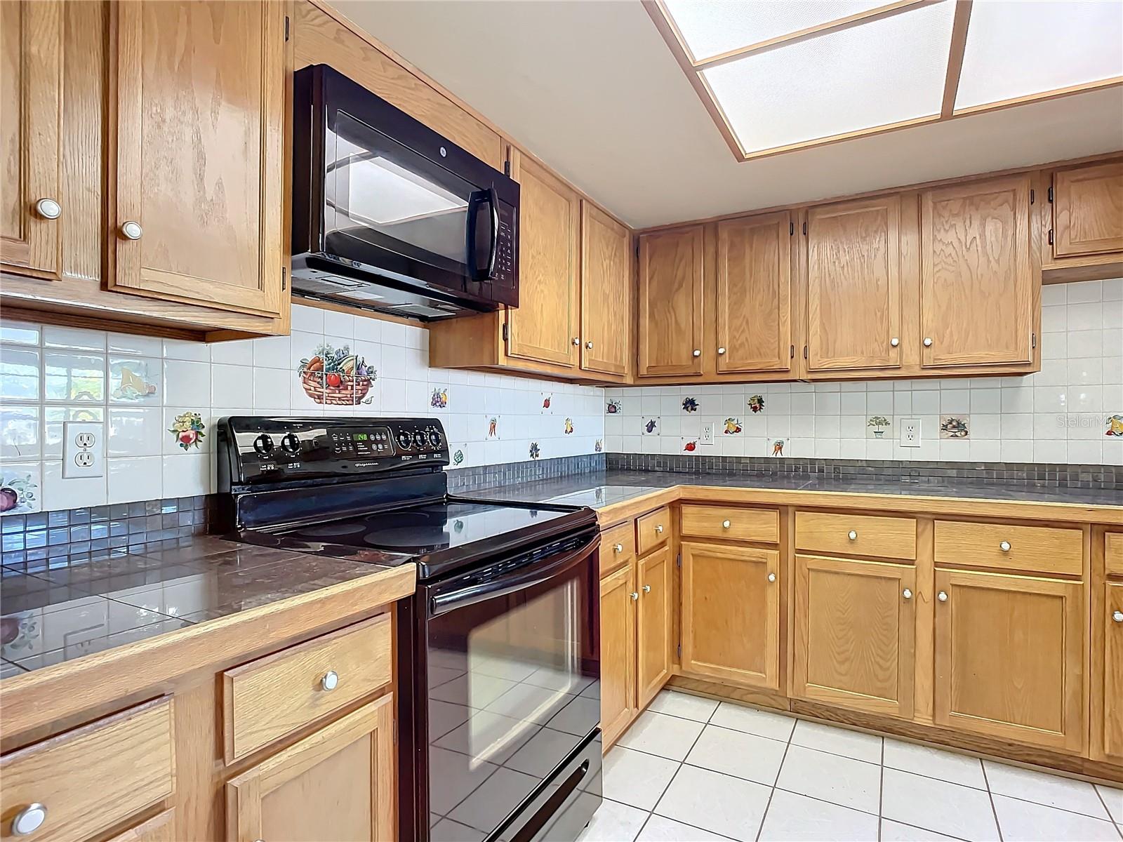 Image 22 of 56 For 2810 Summerfield Street