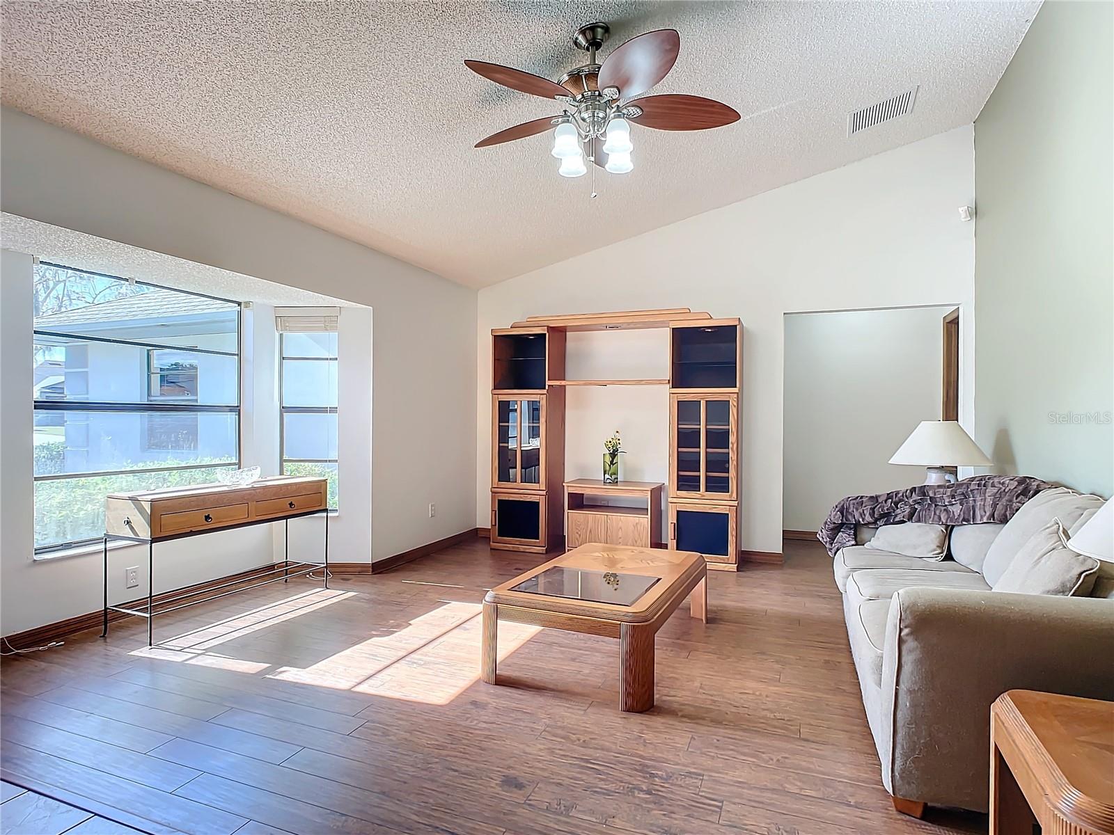Image 6 of 56 For 2810 Summerfield Street