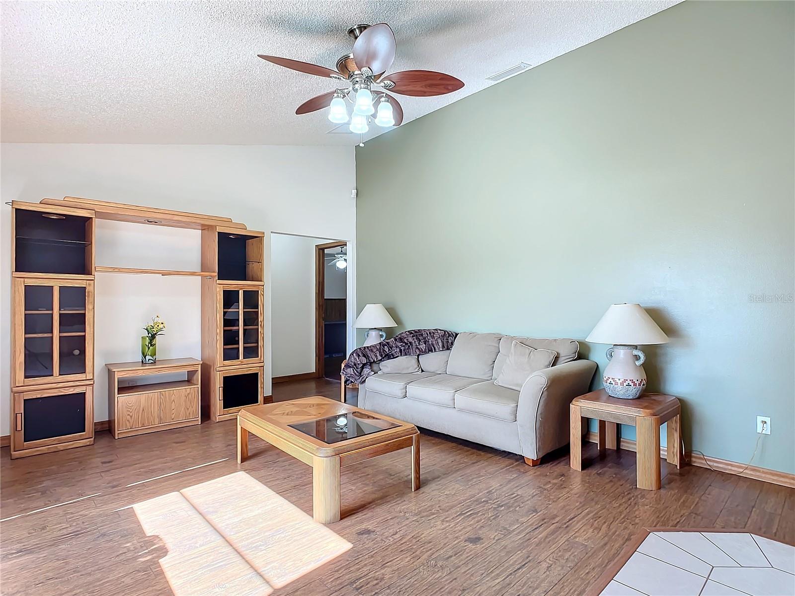 Image 7 of 56 For 2810 Summerfield Street