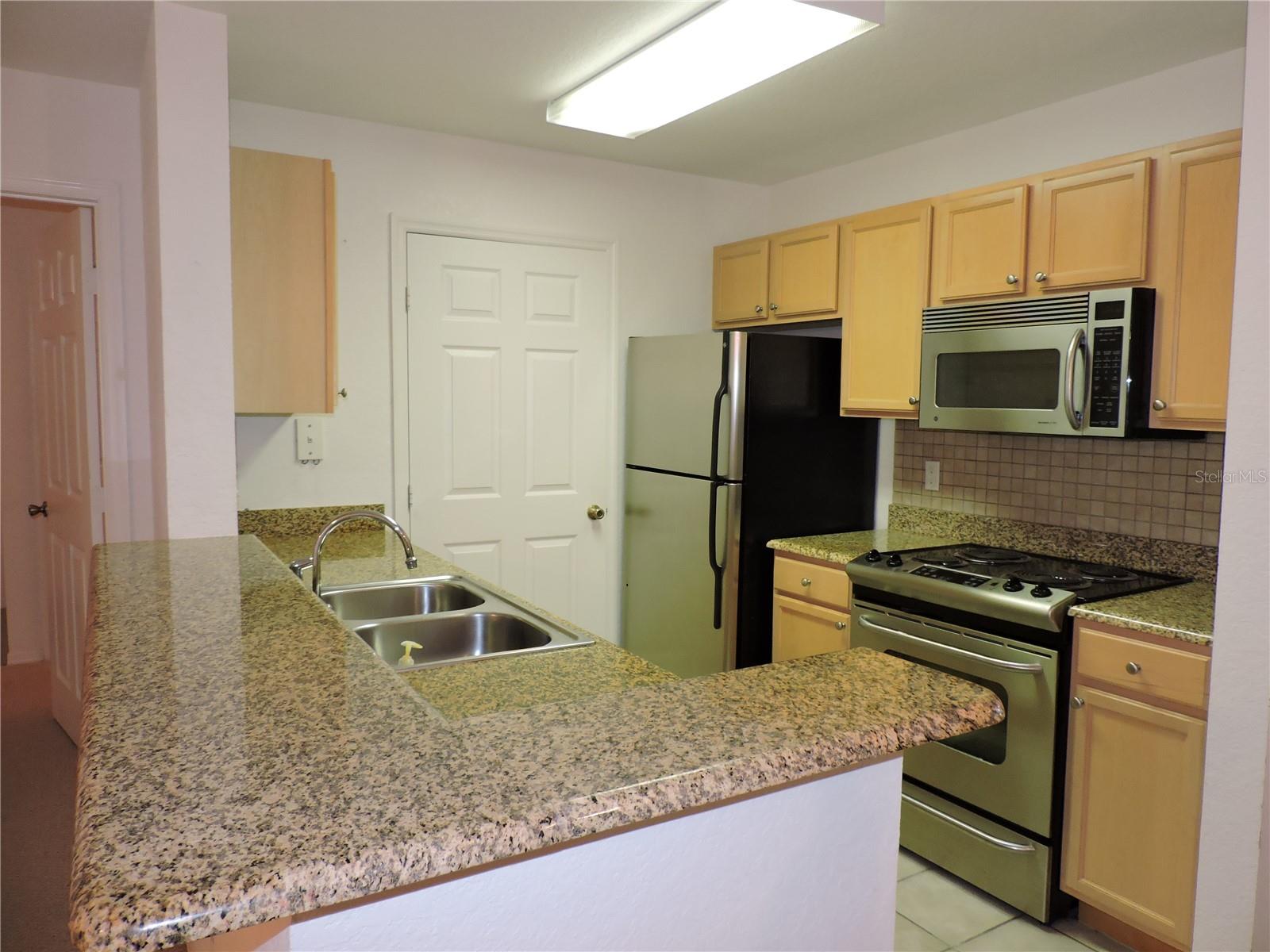 Image 4 of 20 For 870 Regatta Bay Drive 4-103
