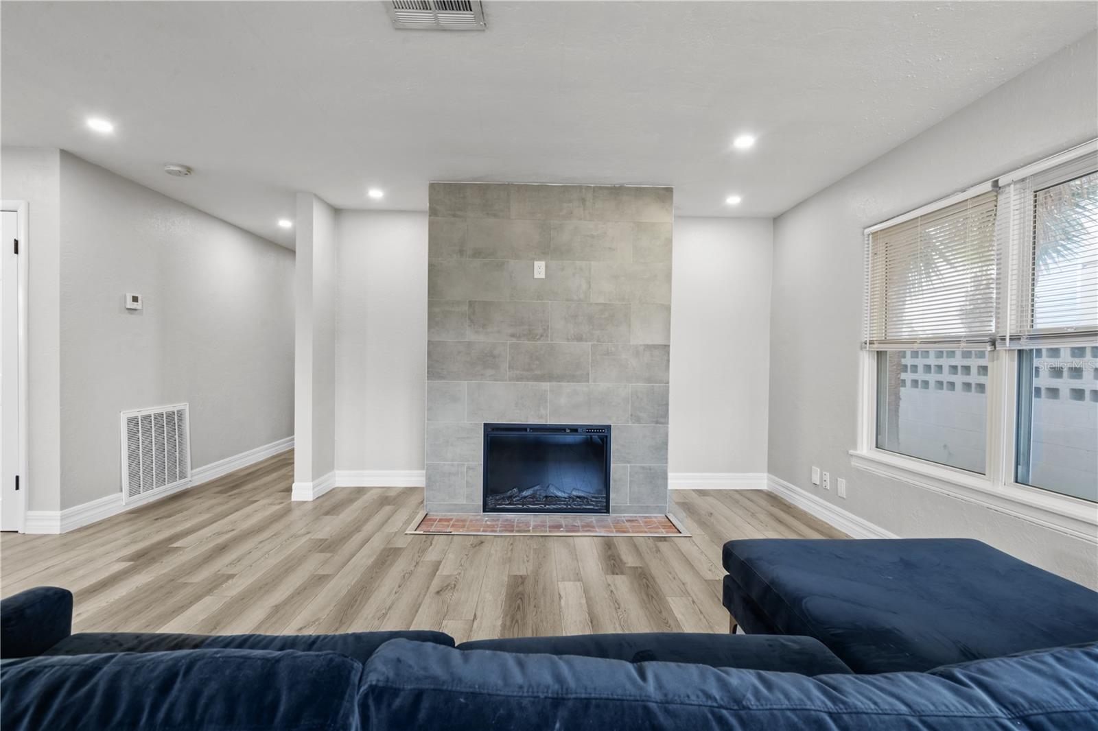 Image 13 of 30 For 718 Grandview Avenue