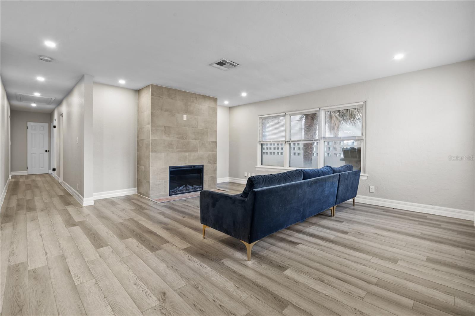 Image 16 of 30 For 718 Grandview Avenue