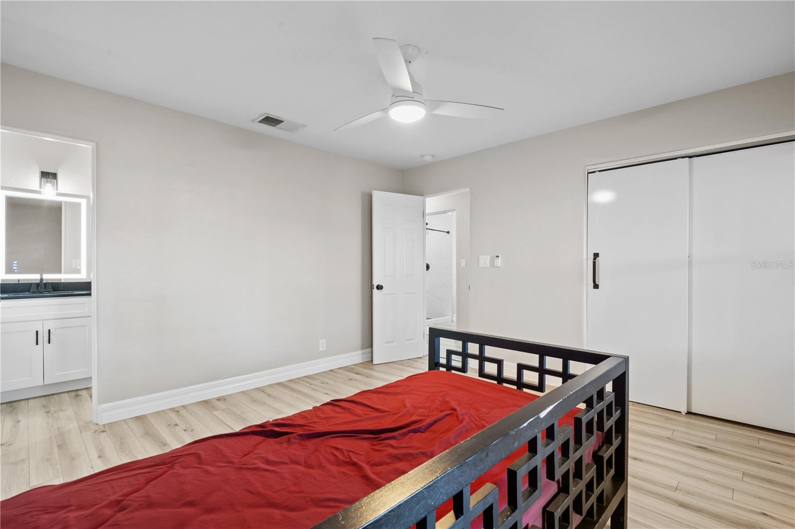 Image 22 of 30 For 718 Grandview Avenue