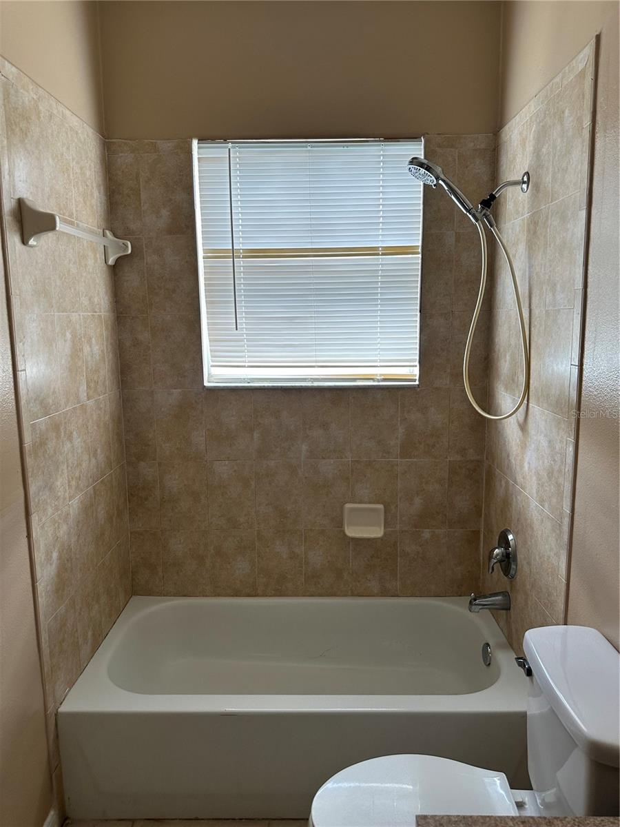 Image 17 of 29 For 975 Gascony Court
