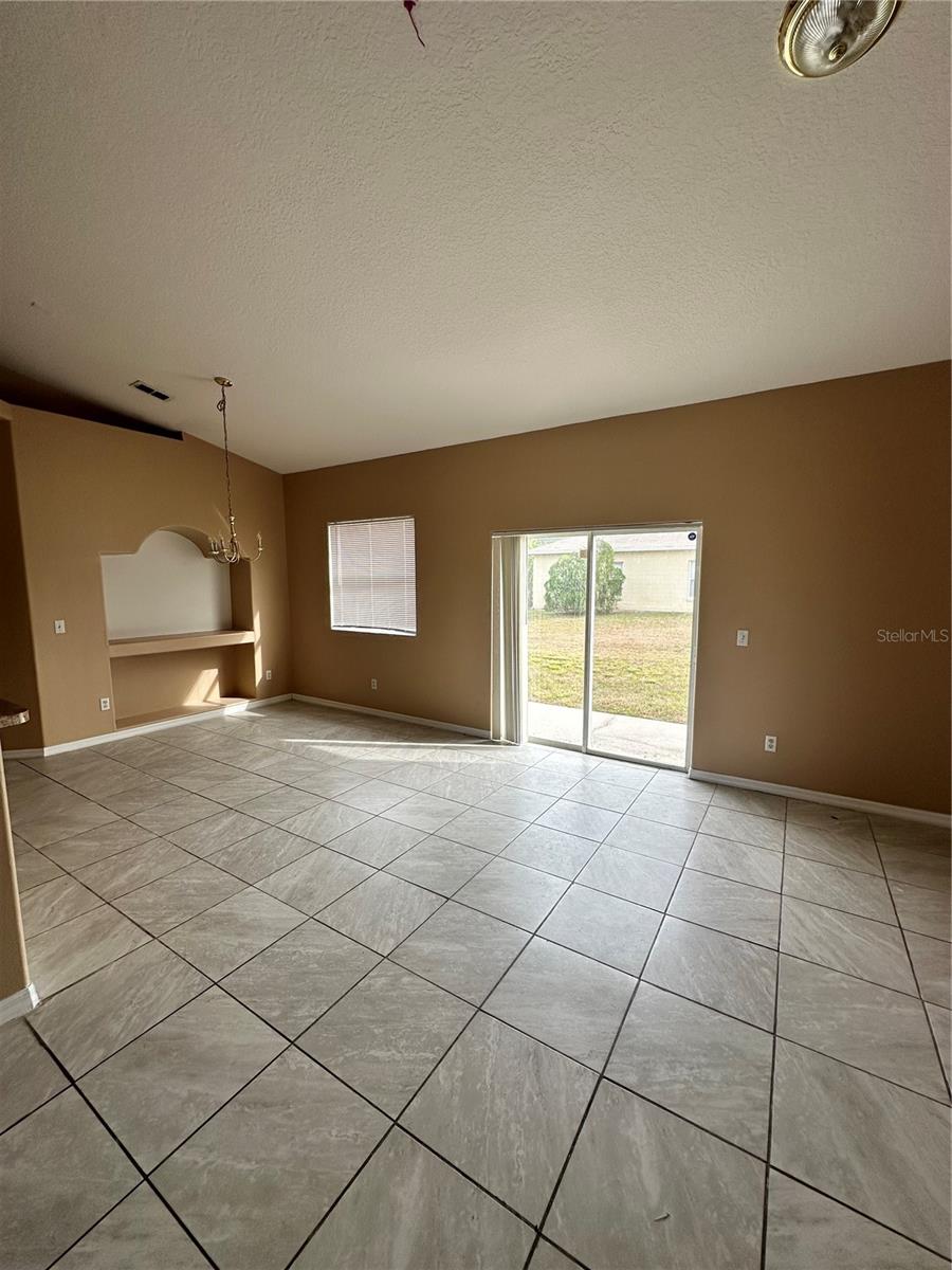 Image 7 of 29 For 975 Gascony Court