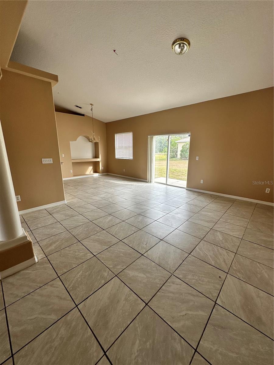 Image 8 of 29 For 975 Gascony Court