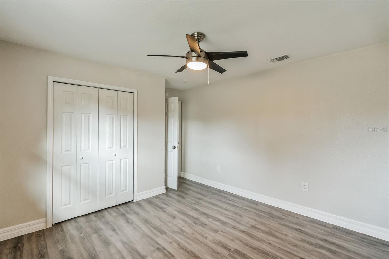 Image 15 of 30 For 224 Singleton Avenue
