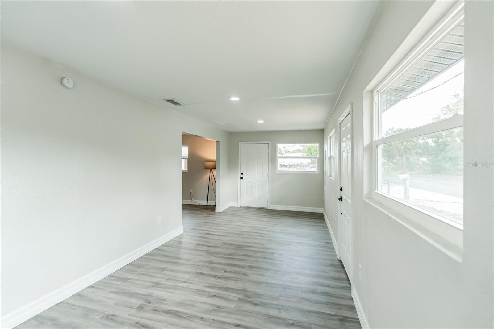 Image 18 of 30 For 224 Singleton Avenue