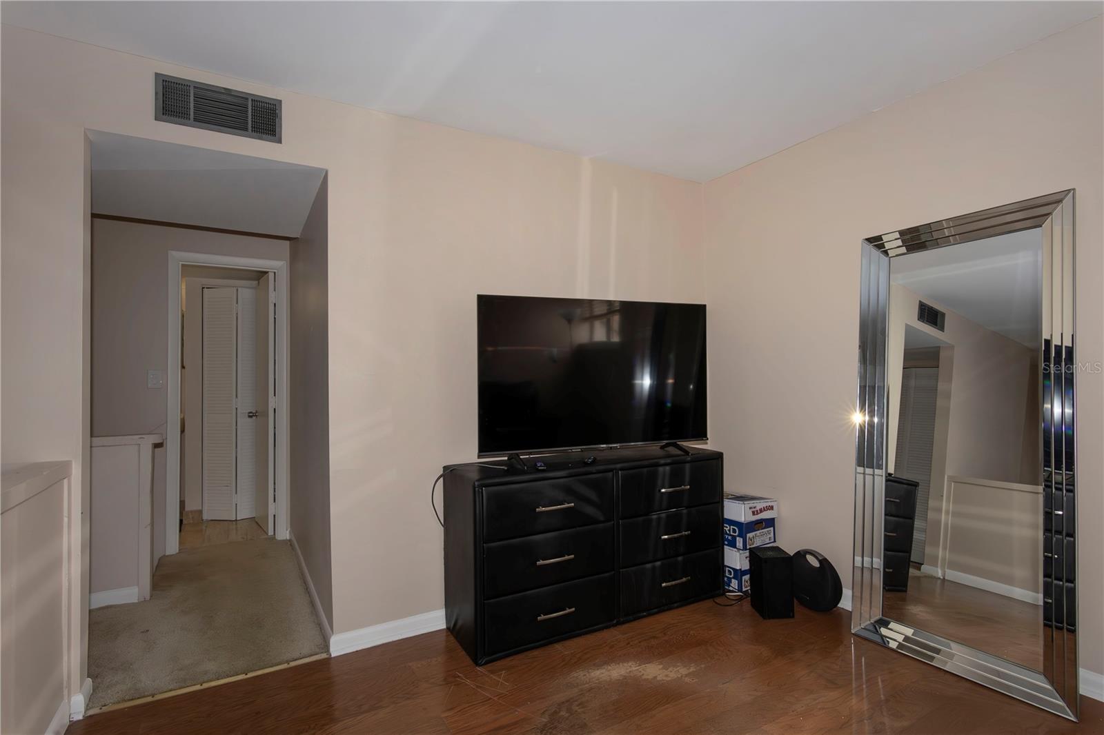 Image 16 of 19 For 246 Orienta Point Street 246