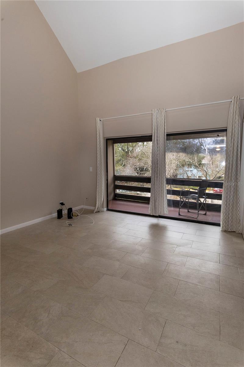 Image 7 of 19 For 246 Orienta Point Street 246