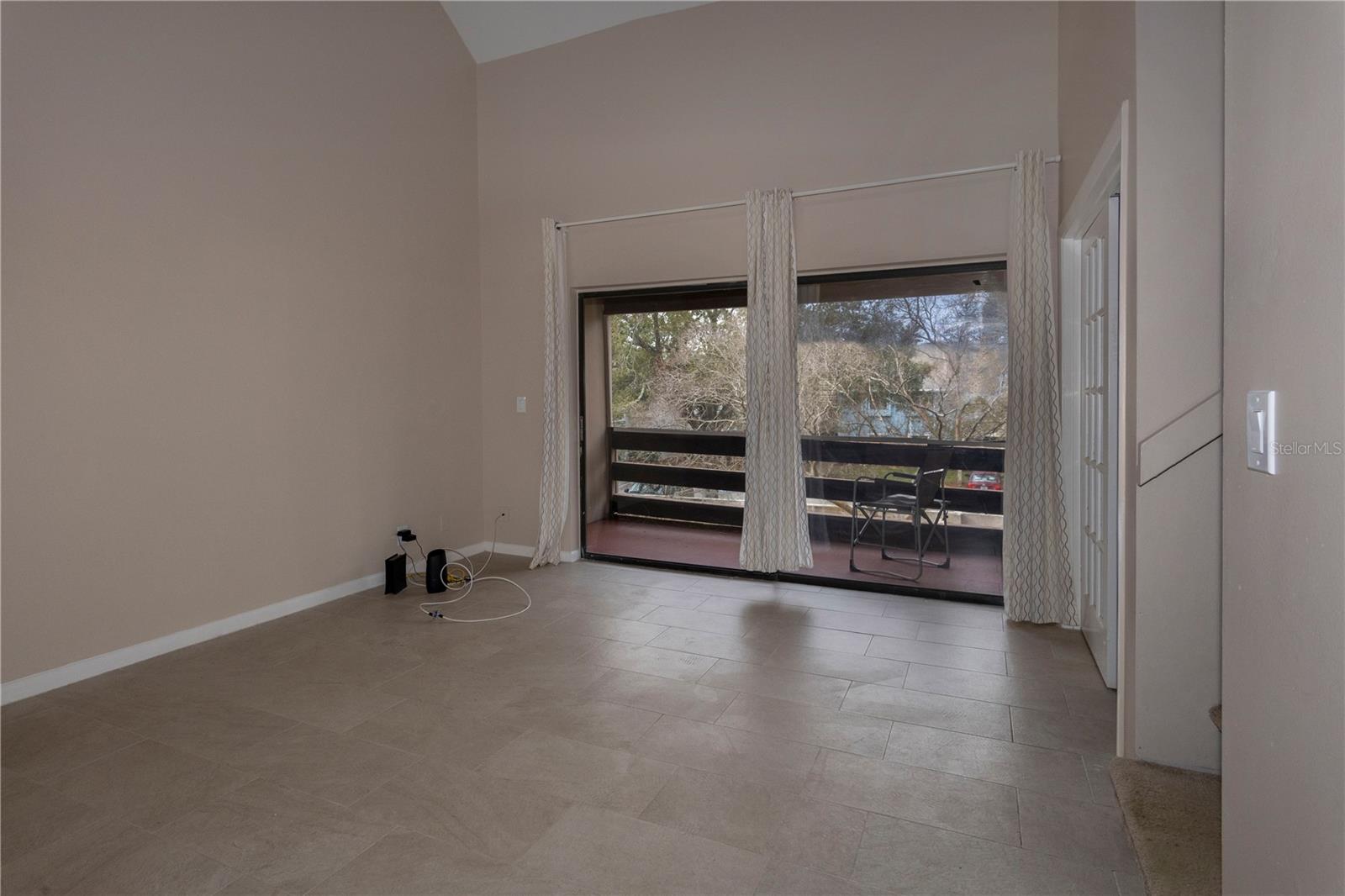 Image 8 of 19 For 246 Orienta Point Street 246