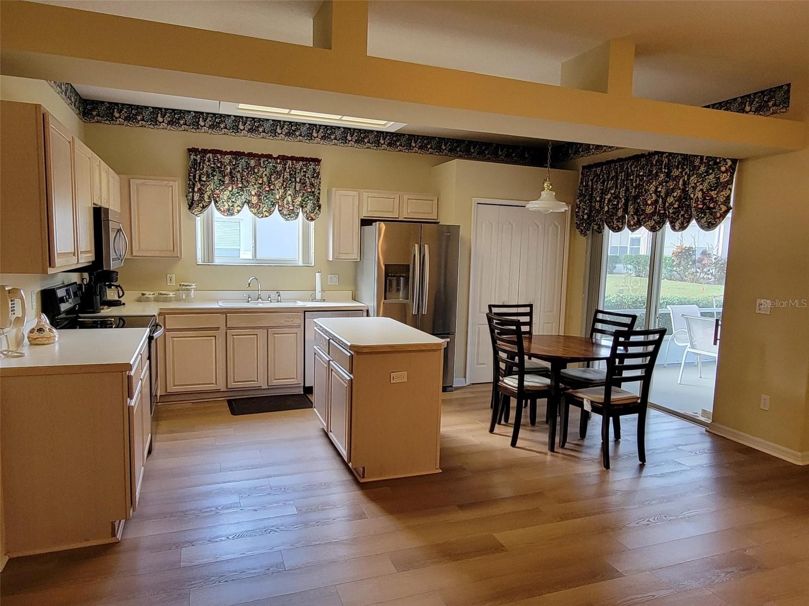 Image 5 of 45 For 2310 Grasmere Circle