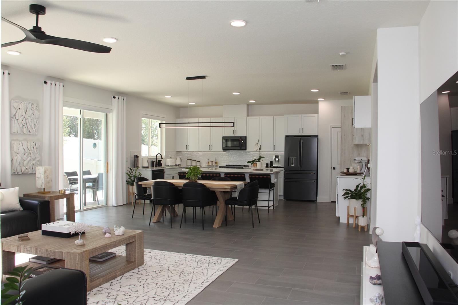 Image 3 of 30 For 741 Rioja Drive