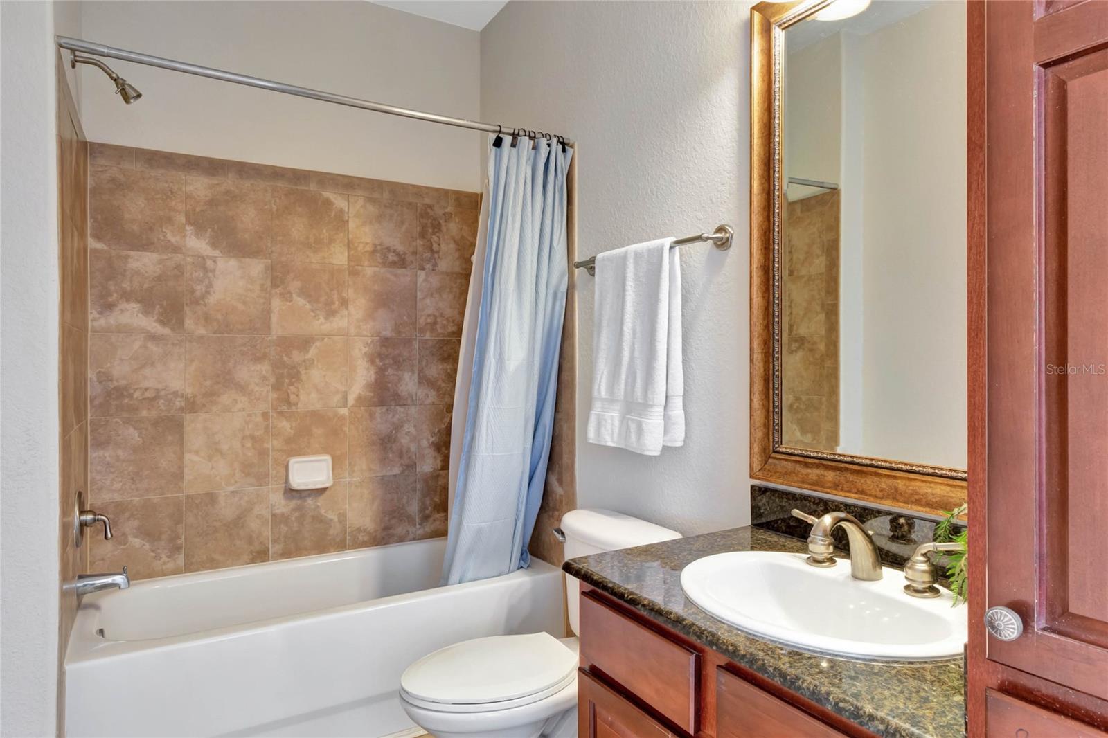 Image 10 of 16 For 904 Charo Parkway 536