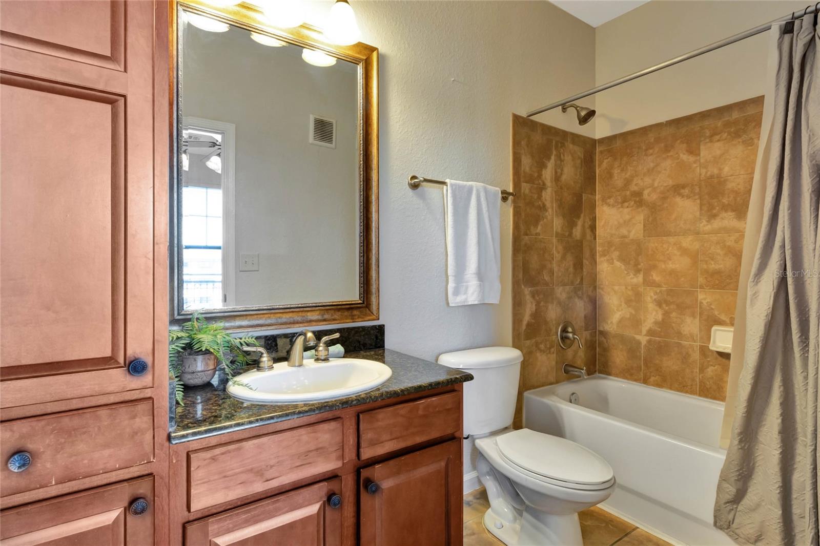 Image 5 of 16 For 904 Charo Parkway 536