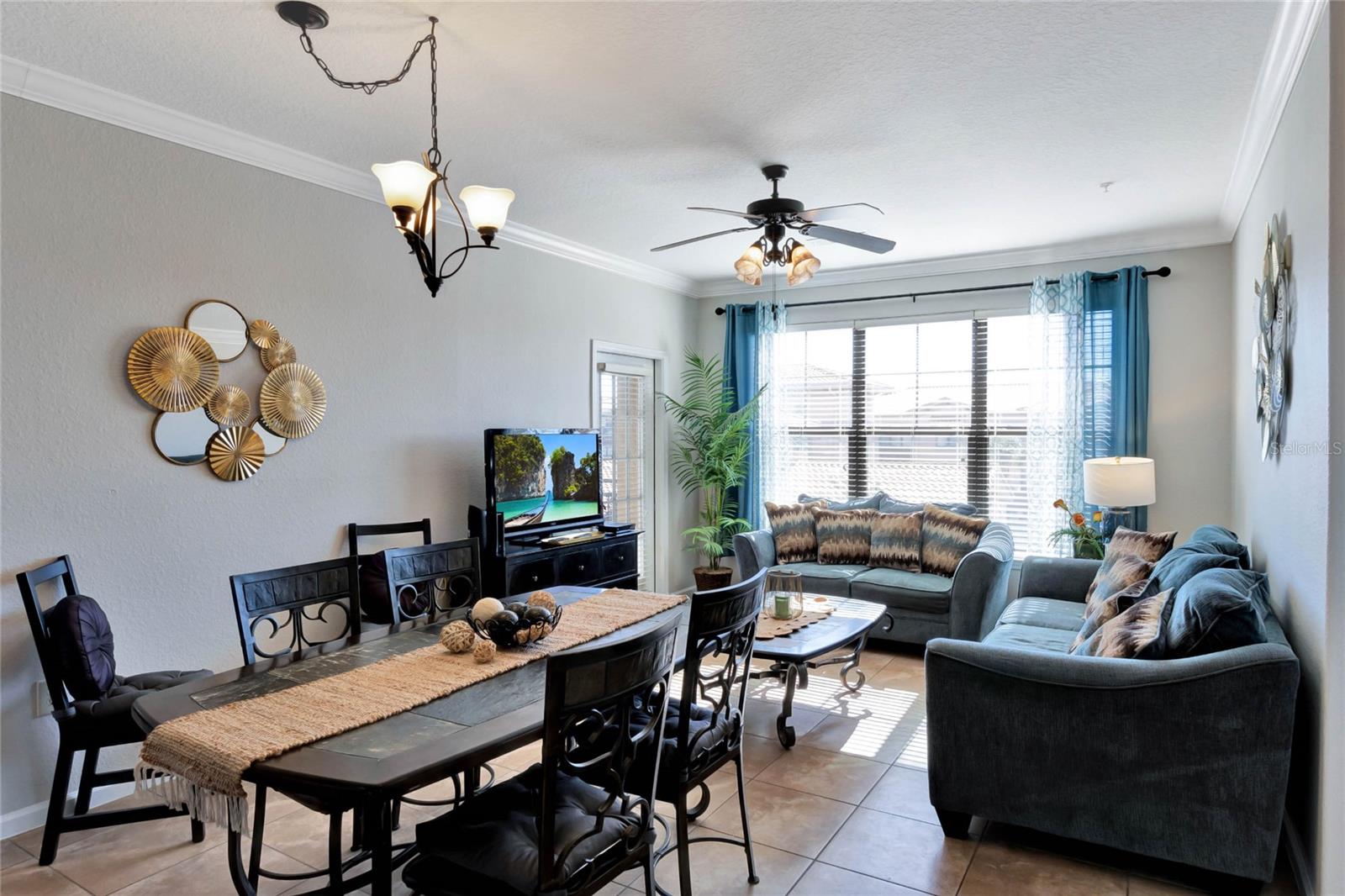 Image 7 of 16 For 904 Charo Parkway 536