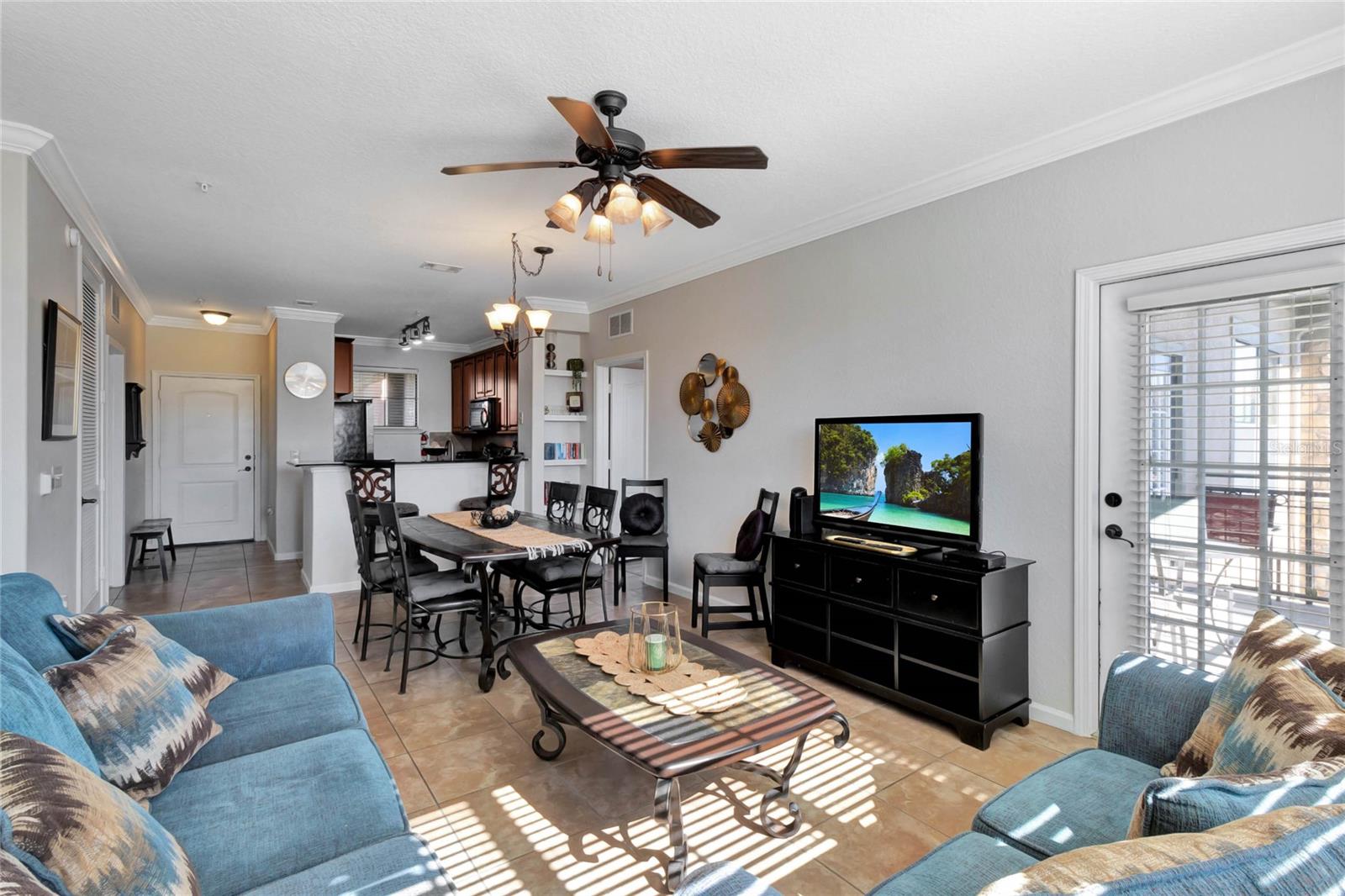 Image 8 of 16 For 904 Charo Parkway 536