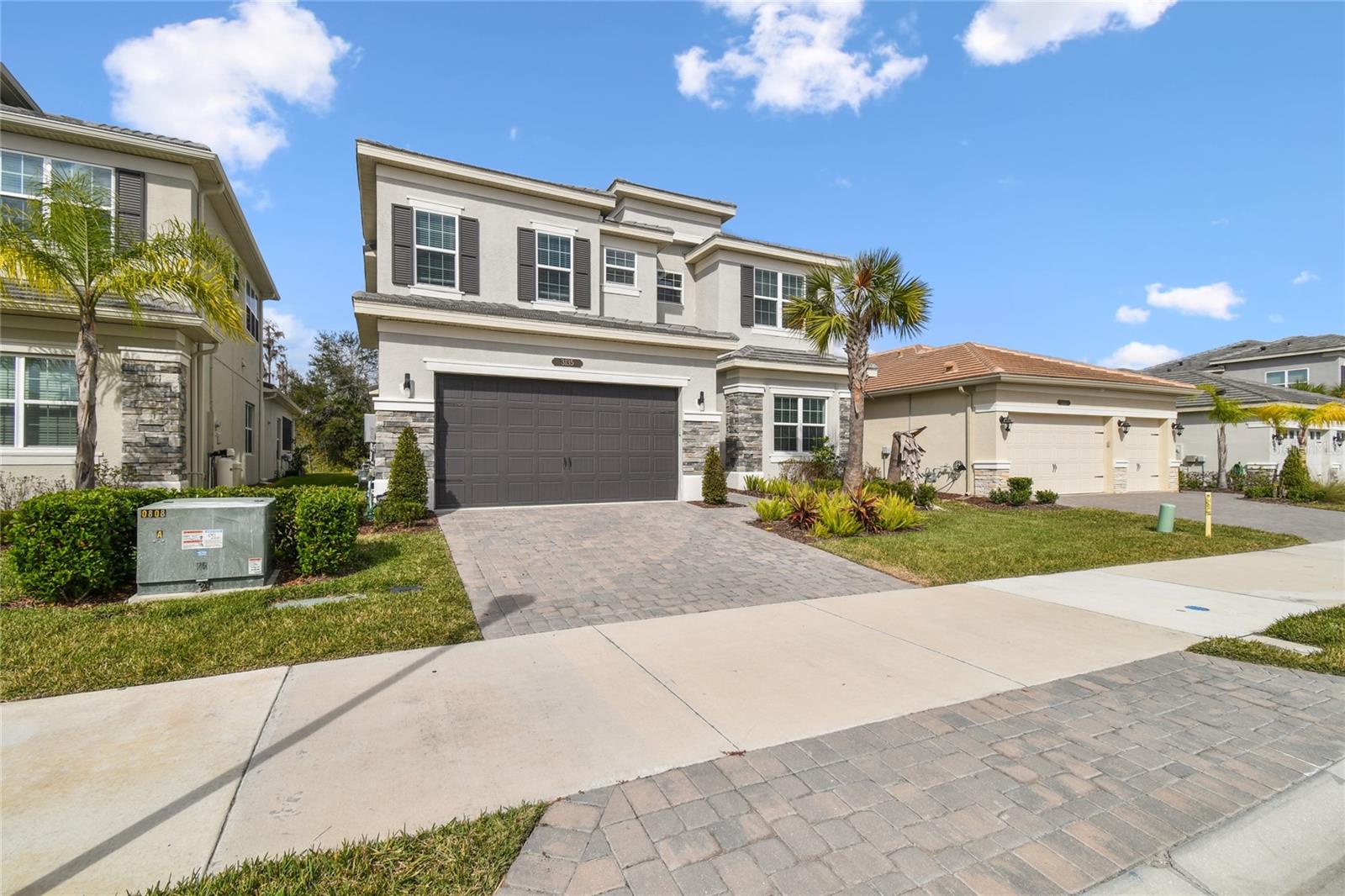 Listing photo id 1 for 3135 Great Banyan Way