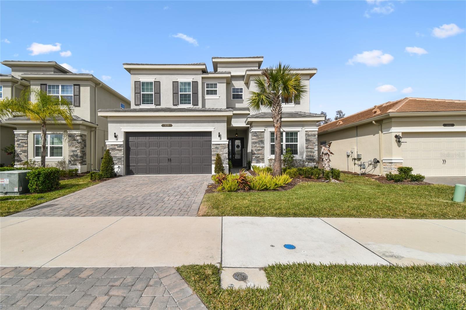 Listing photo id 2 for 3135 Great Banyan Way