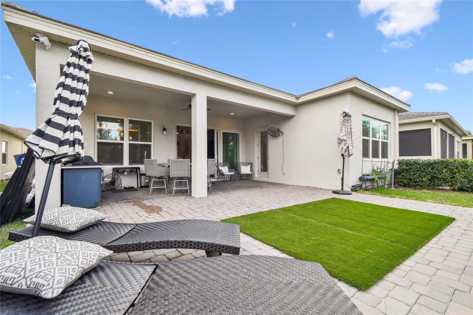 Listing photo id 69 for 3135 Great Banyan Way