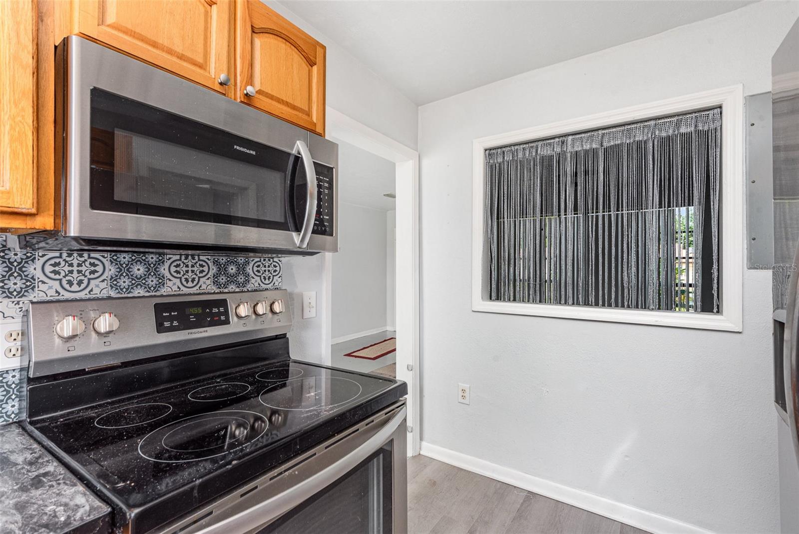 Image 12 of 29 For 809 Kensington Drive