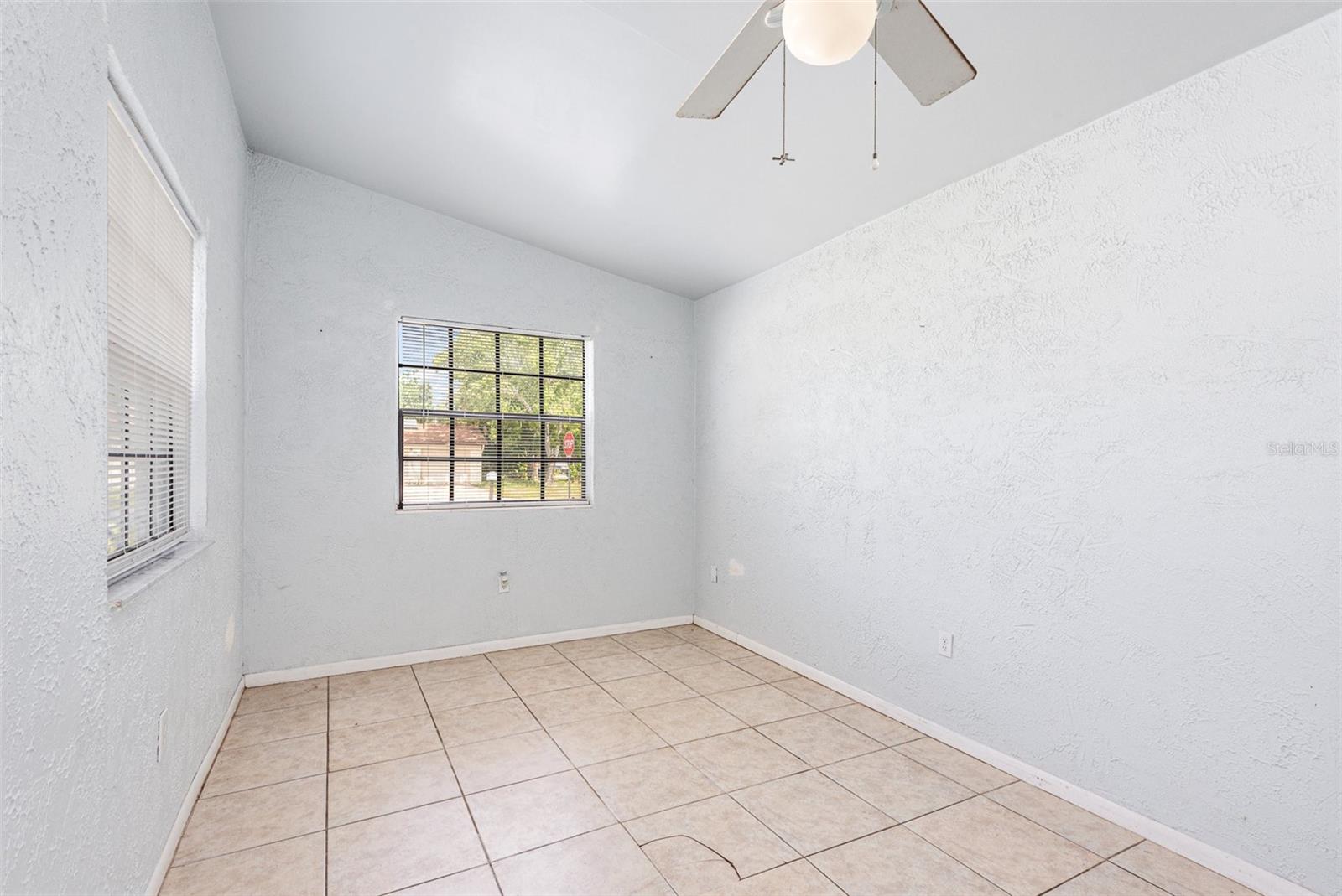 Image 13 of 29 For 809 Kensington Drive