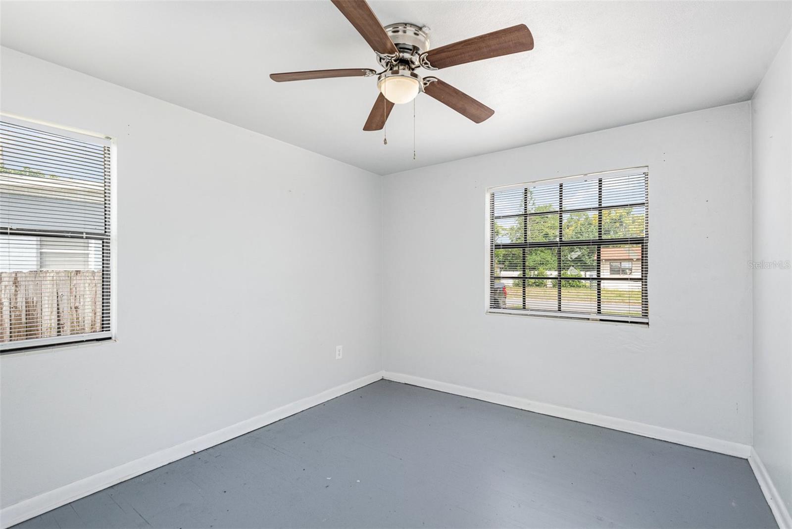 Image 18 of 29 For 809 Kensington Drive
