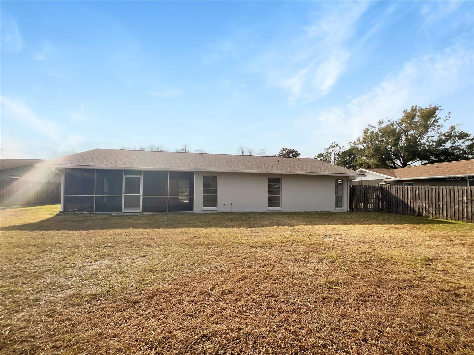 Listing photo id 22 for 14315 Knoll Ridge Drive