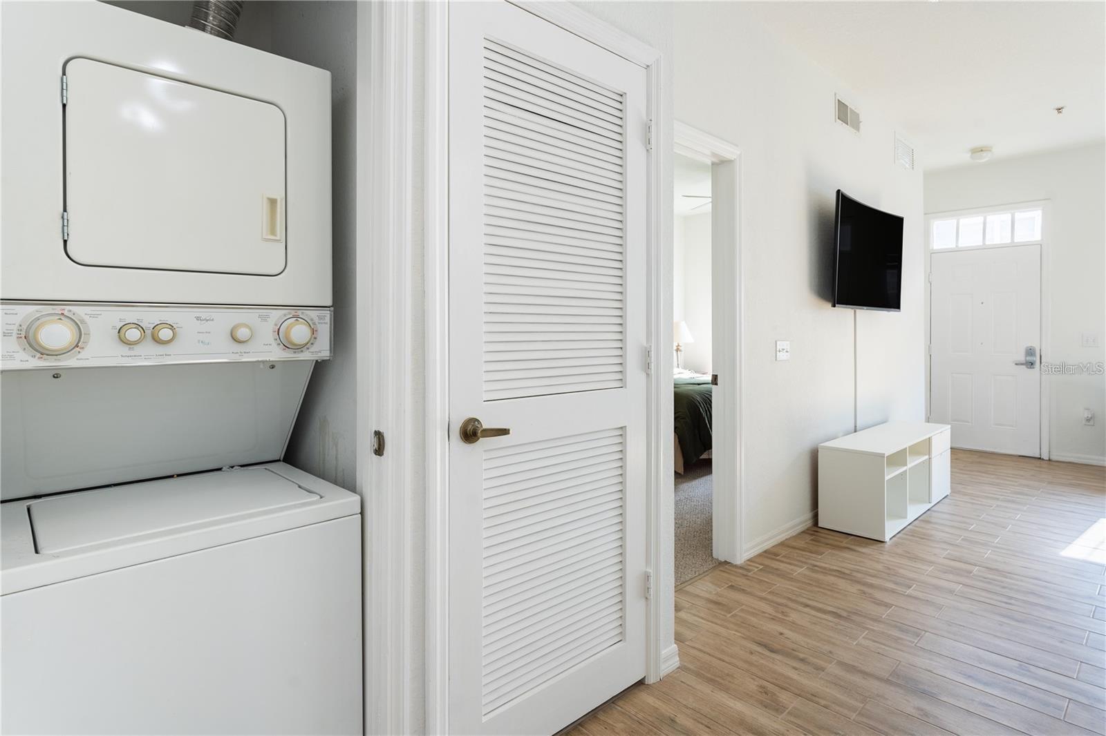 Image 21 of 37 For 2622 Lodi Circle 103