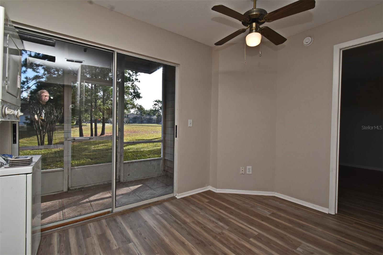 Image 12 of 30 For 144 Reserve Circle 112