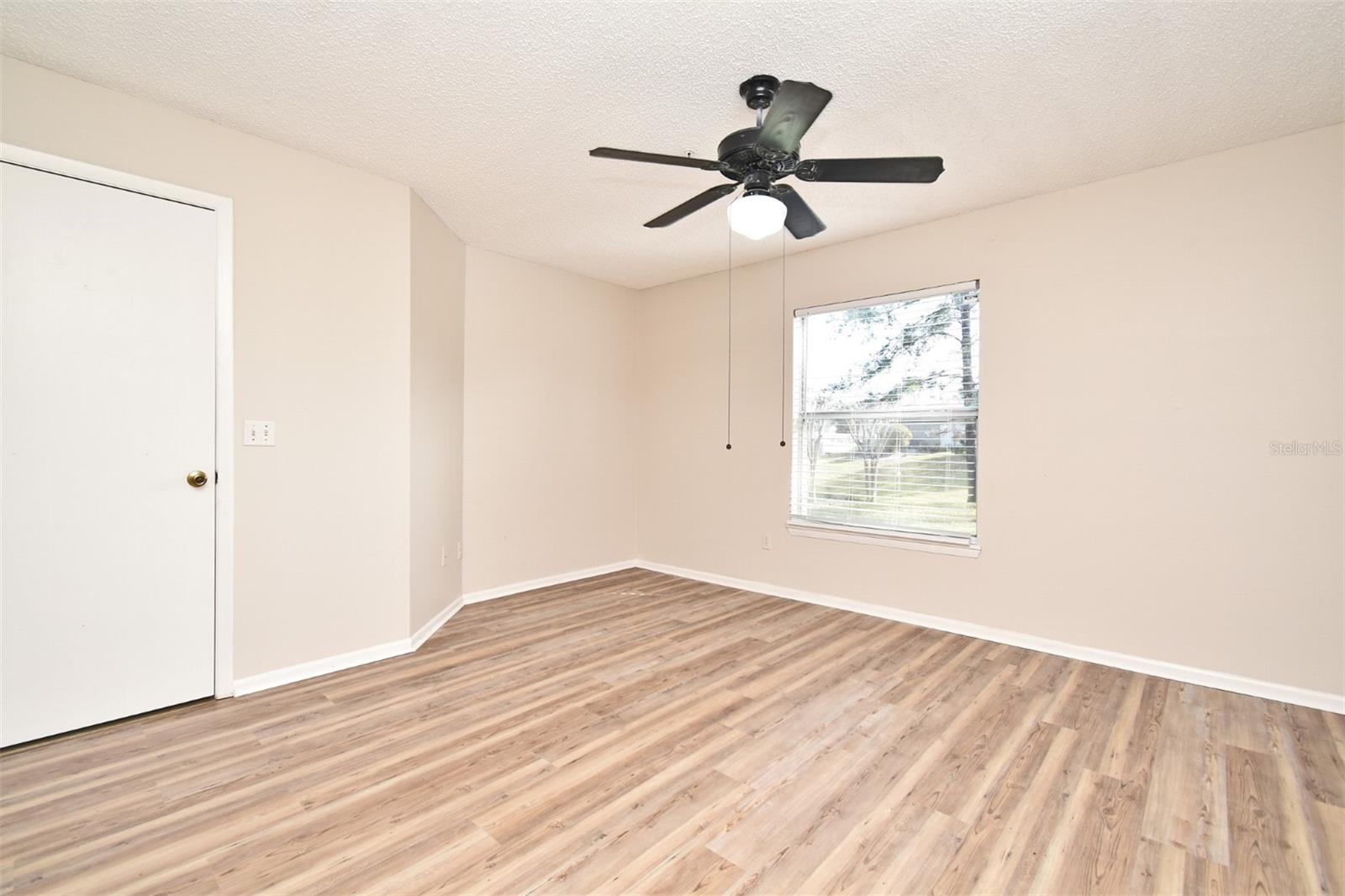 Image 17 of 30 For 144 Reserve Circle 112