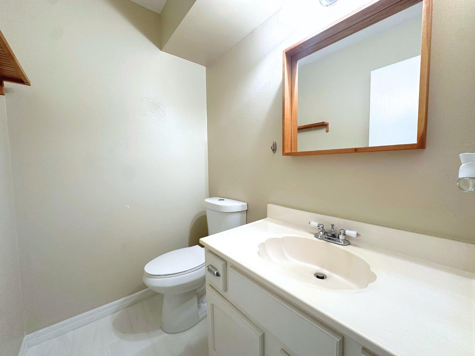 Image 12 of 33 For 816 Laurel Avenue 1