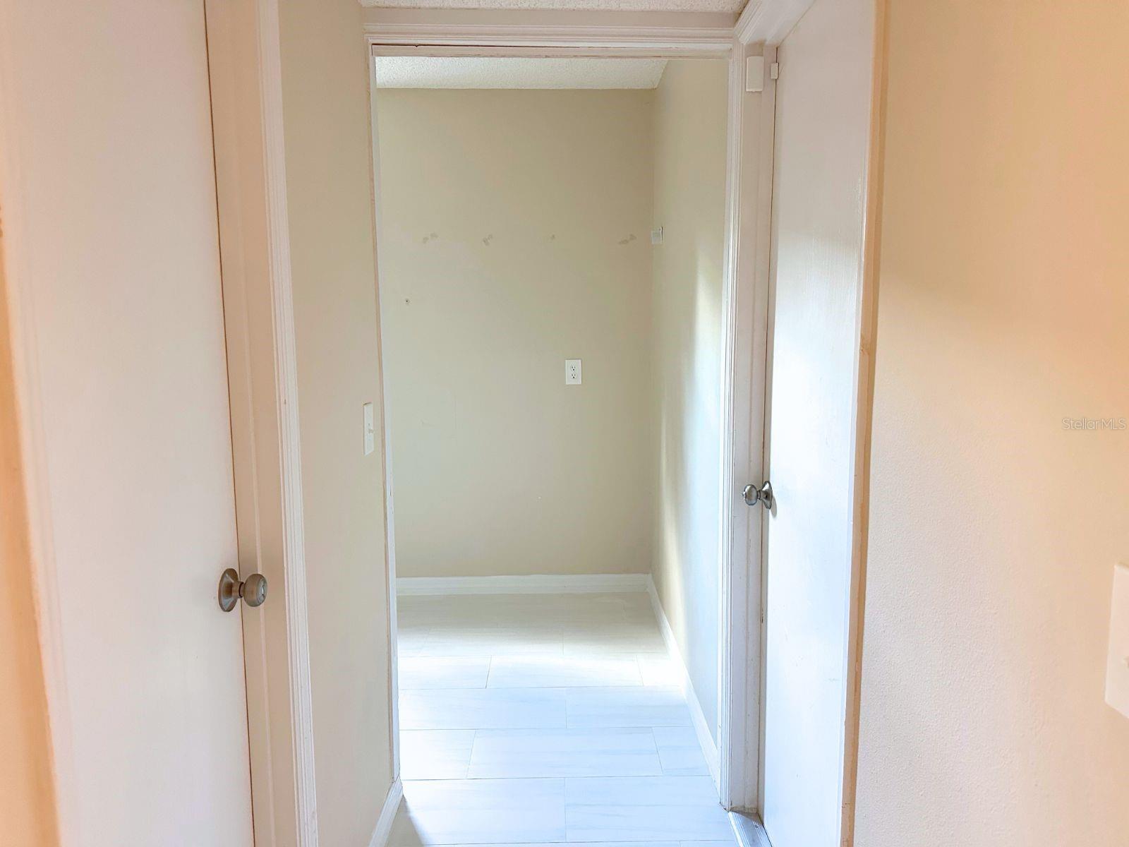 Image 13 of 33 For 816 Laurel Avenue 1
