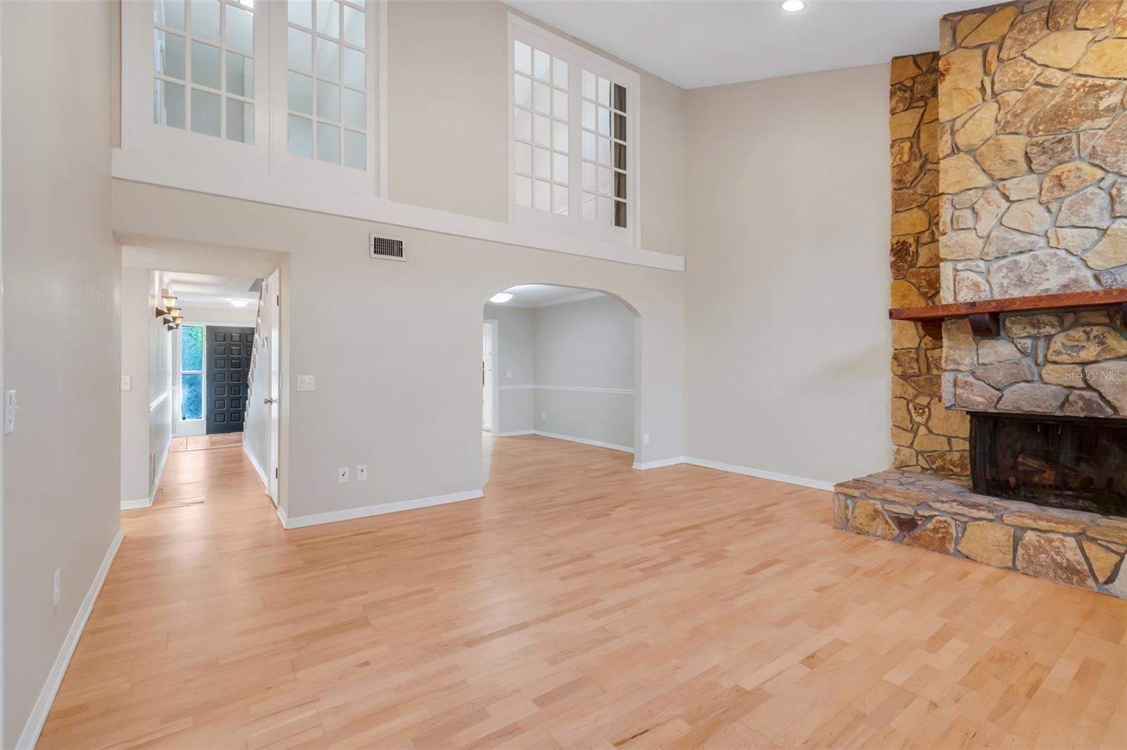 Image 3 of 33 For 816 Laurel Avenue 1