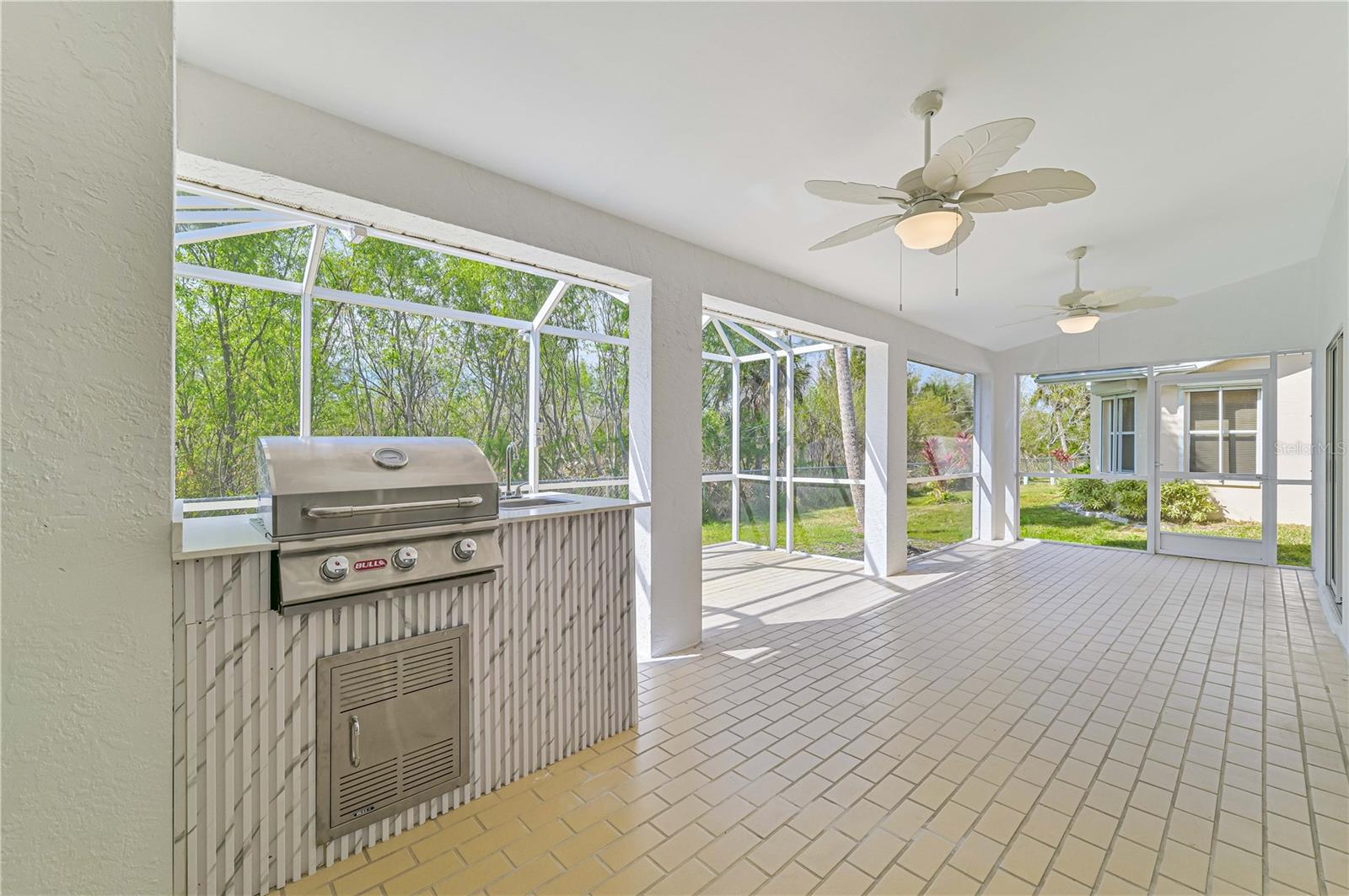 Image 8 of 48 For 3832 Sabal Springs Boulevard