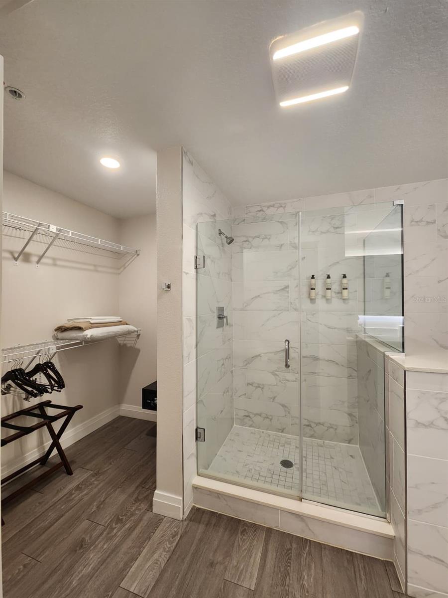 Image 27 of 31 For 14501 Grove Resort Avenue 2340