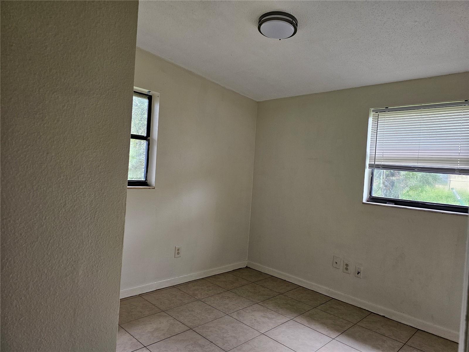 Image 16 of 22 For 1040 Maxey Drive