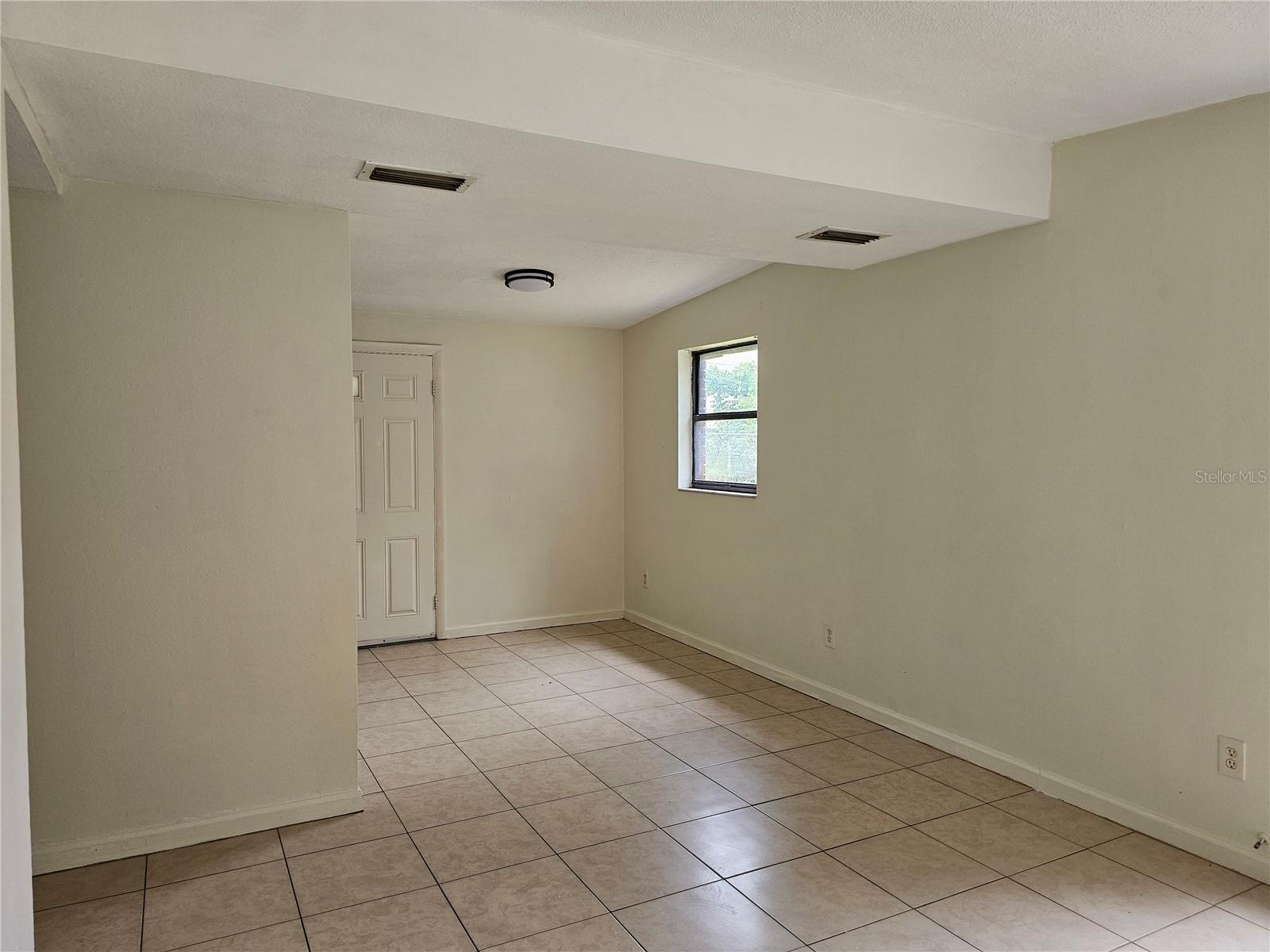 Image 20 of 22 For 1040 Maxey Drive