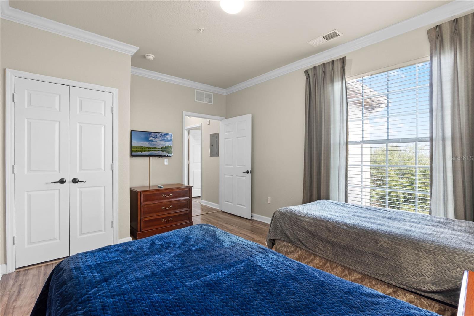 Image 20 of 37 For 8020 Tuscany Way 6401