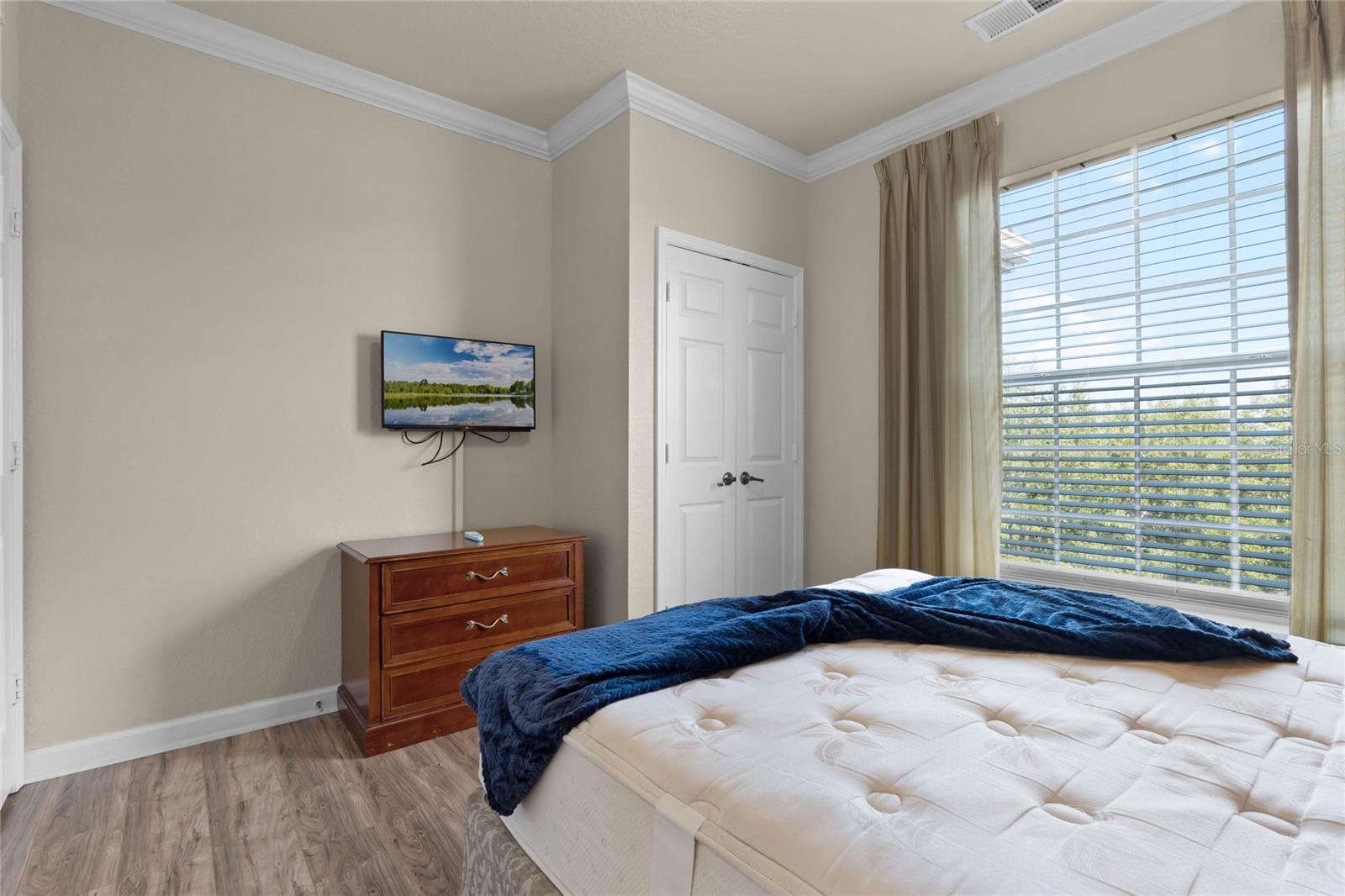 Image 22 of 37 For 8020 Tuscany Way 6401
