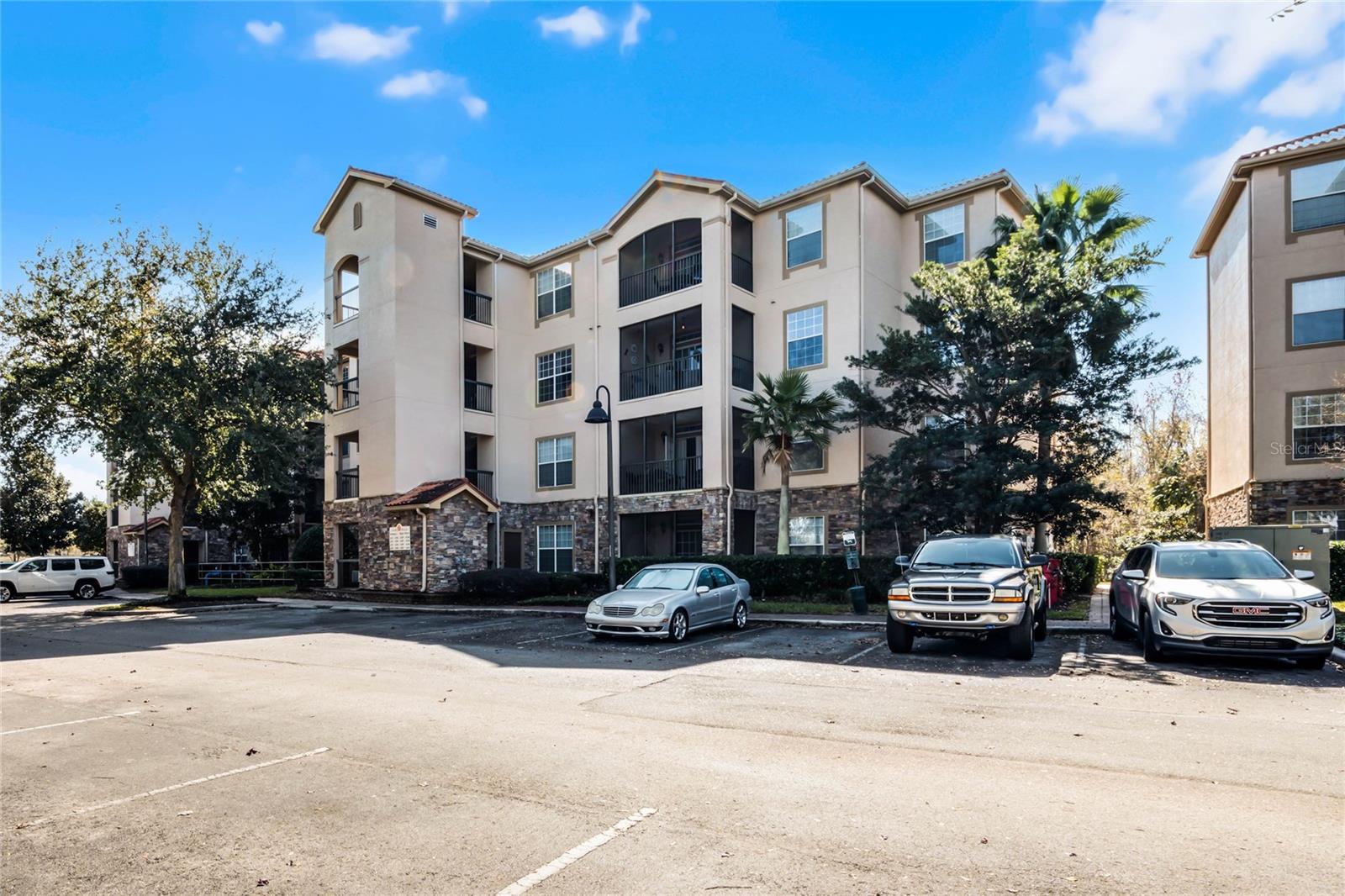 Image 32 of 37 For 8020 Tuscany Way 6401