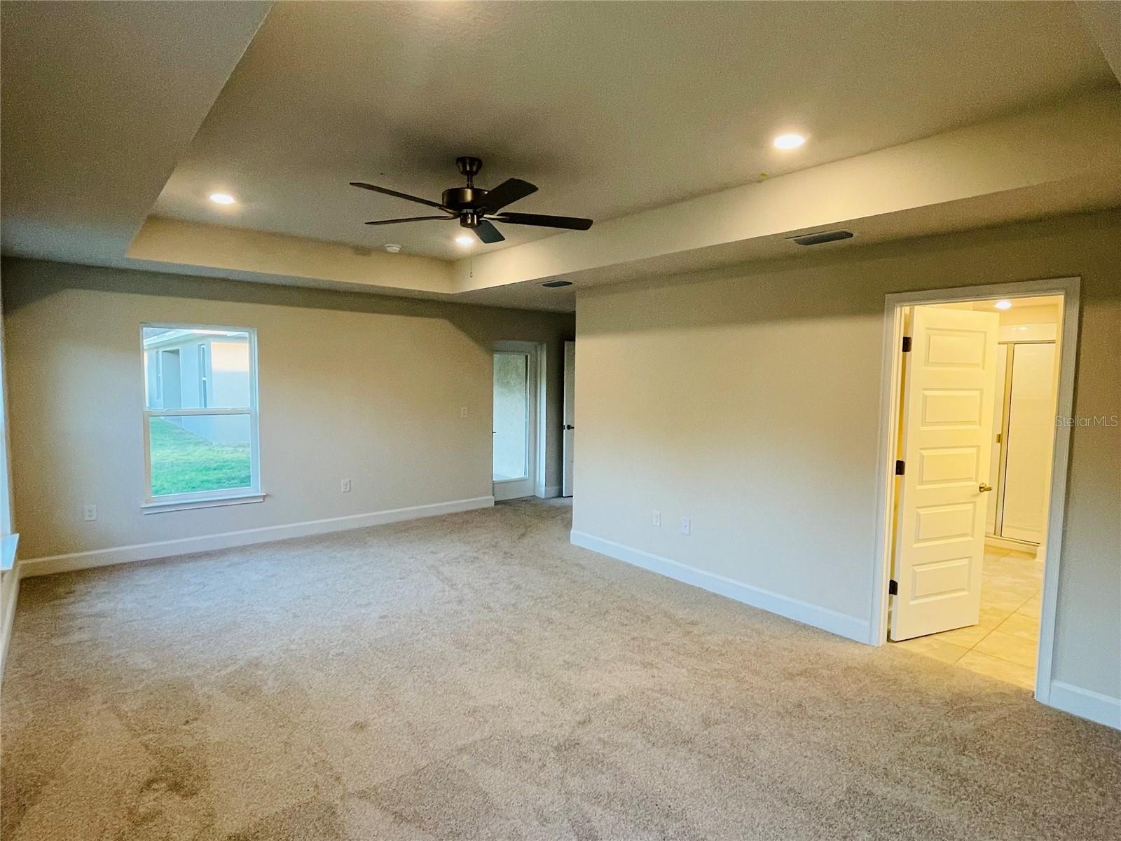 Listing photo id 8 for 4464 Sagefield Drive