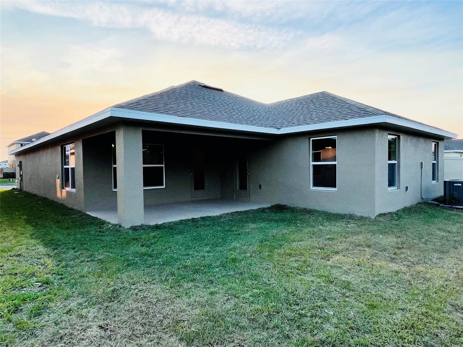 Listing photo id 11 for 4464 Sagefield Drive