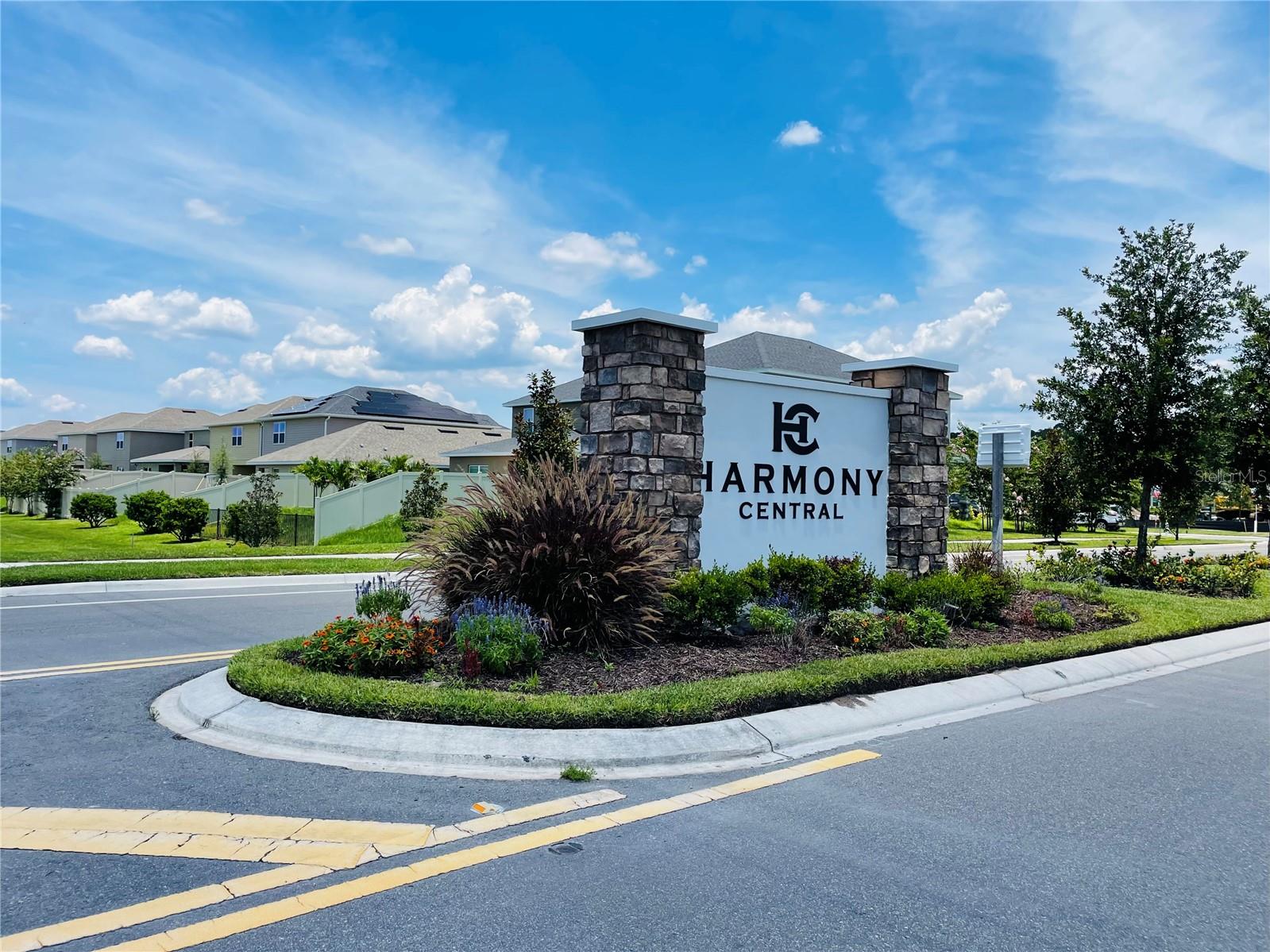 Listing photo id 13 for 4464 Sagefield Drive