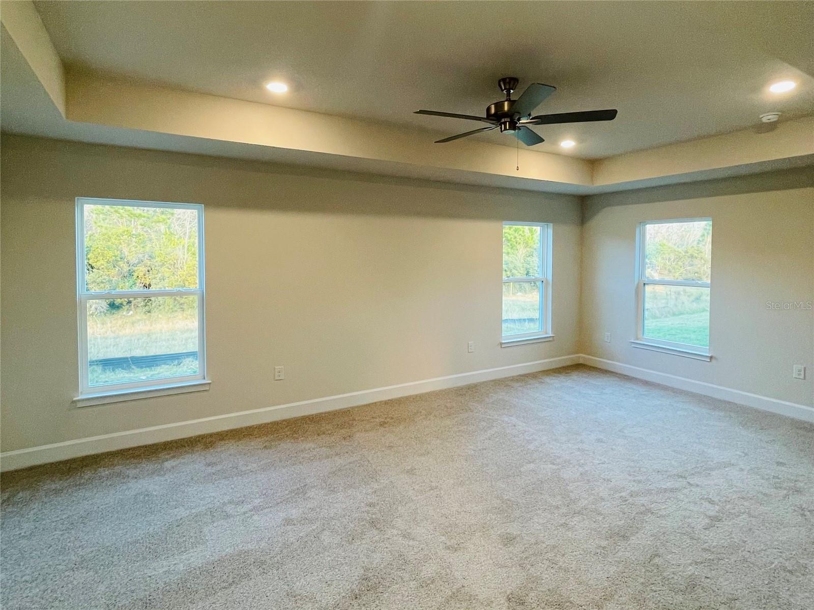 Listing photo id 7 for 4464 Sagefield Drive