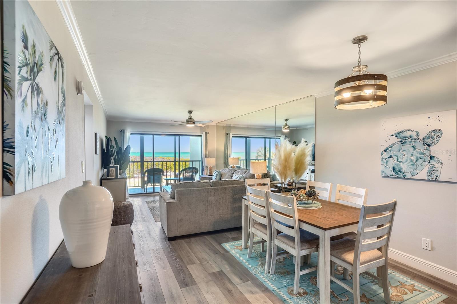 Listing photo id 12 for 7532 Bayshore Drive 203