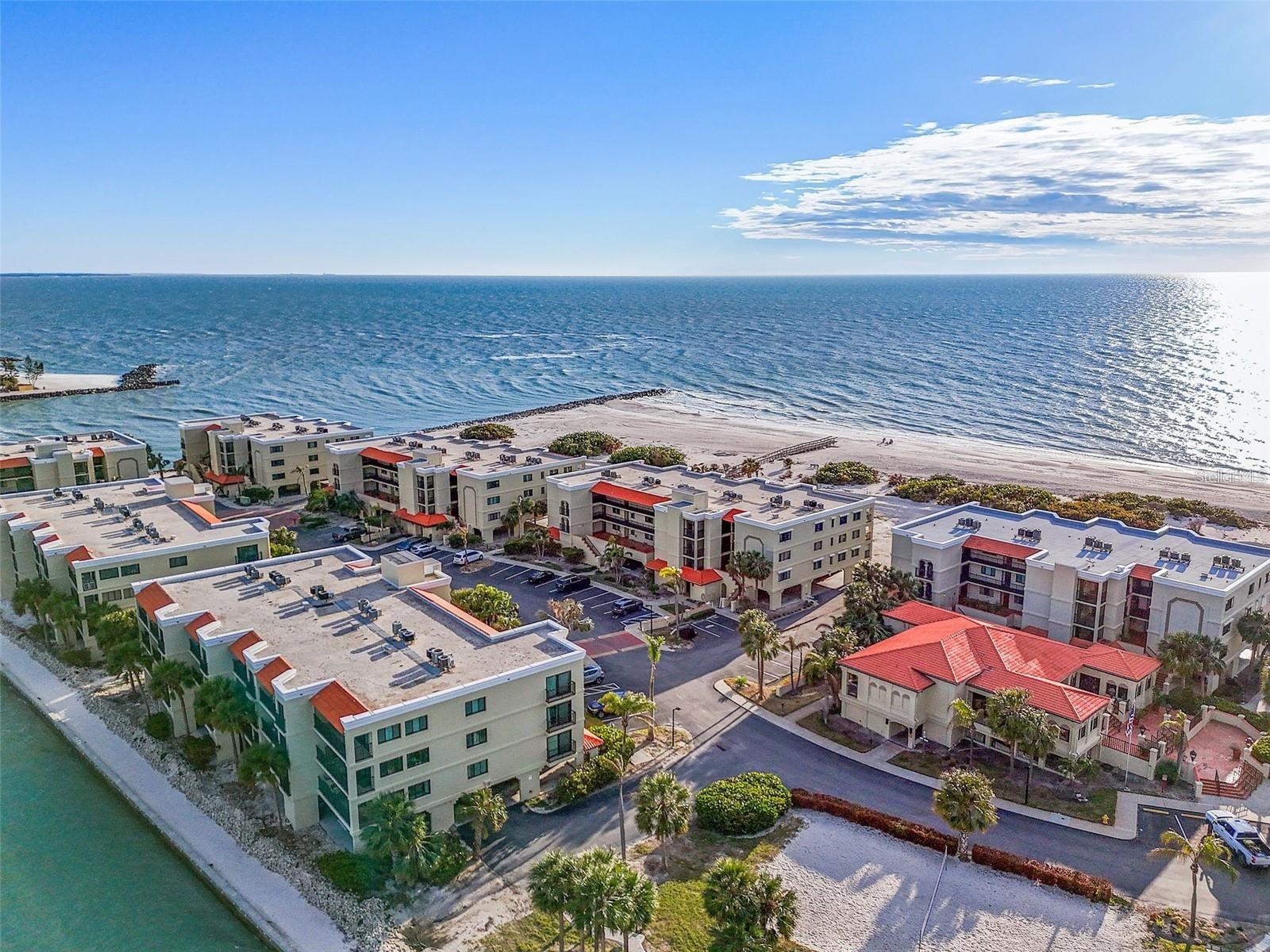 Listing photo id 1 for 7532 Bayshore Drive 203